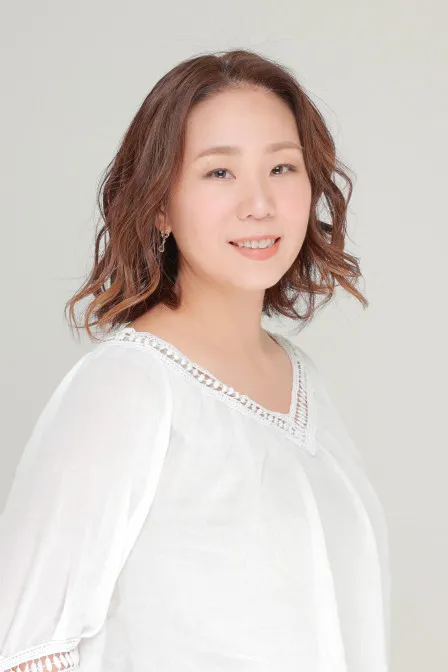 【カメラマン・メイク】西尾　菜美